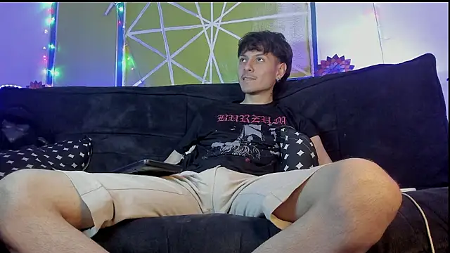 Snapshot of Dioniso_guy8 chatting on 02-27-26, 07:25 Dioniso guy8 online show from 02-27-26, 07:25