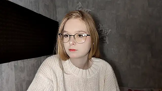 Snapshot of LiaVibes chatting on 12-22-25, 07:16 LiaVibes online show from 12-22-25, 07:16