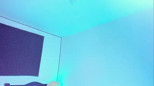 Snapshot of Ellope_ chatting on 11-12-25, 10:09 Ellope online show from 11-12-25, 10:09