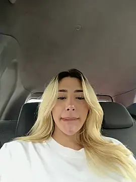 Snapshot of Mia_sofiia21 chatting on 03-12-26, 02:56 Mia sofiia21 online show from 03-12-26, 02:56