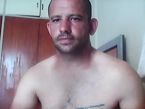 Snapshot of Lekewarmele chatting on 01-14-26, 02:55 Lekewarmele online show from 01-14-26, 02:55