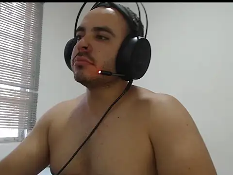 Snapshot of Ana_ThiagoxX chatting on 03-09-26, 09:30 Ana ThiagoxX online show from 03-09-26, 09:30