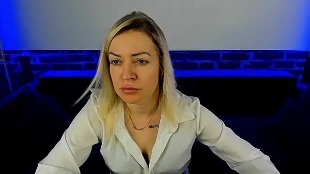 Anna Snows online show from 10-23-25, 05:40