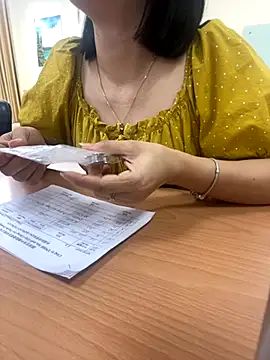 Snapshot of -NhaKy22 chatting on 10-16-25, 01:39 -NhaKy22 online show from 10-16-25, 01:39