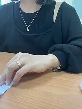 Snapshot of -NhaKy22 chatting on 10-27-25, 01:31 -NhaKy22 online show from 10-27-25, 01:31