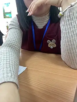 Snapshot of -NhaKy22 chatting on 12-19-25, 01:23 -NhaKy22 online show from 12-19-25, 01:23