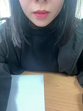 Snapshot of -NhaKy22 chatting on 01-13-26, 01:33 -NhaKy22 online show from 01-13-26, 01:33