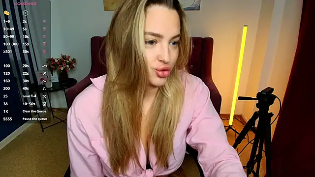 Emma  Ross online show from 06-28-26, 02:17