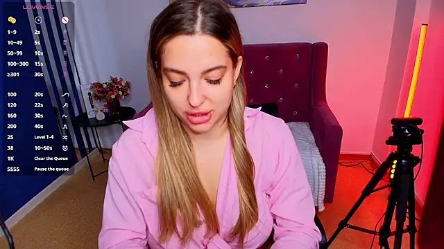 Emma  Ross online show from 07-19-26, 01:53