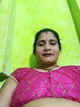 Hot-piuy online show from 10-31-25, 05:03