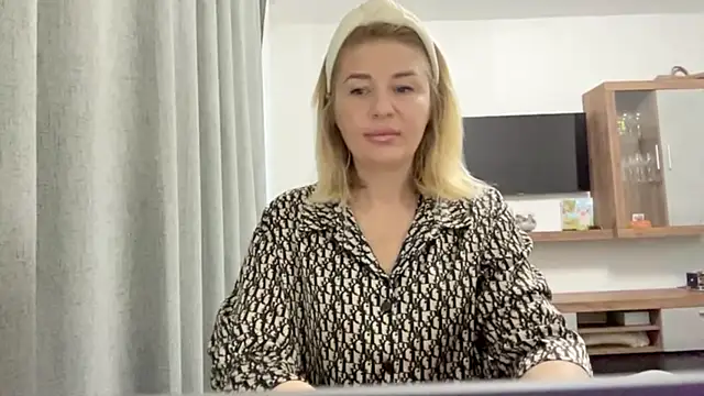 Blondie xoxoxo online show from 09-11-25, 05:07