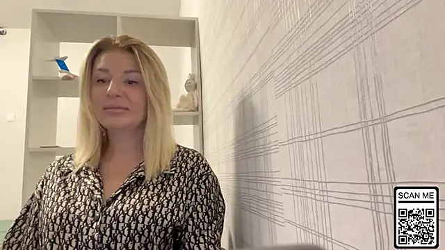 Blondie xoxoxo online show from 10-14-25, 06:58