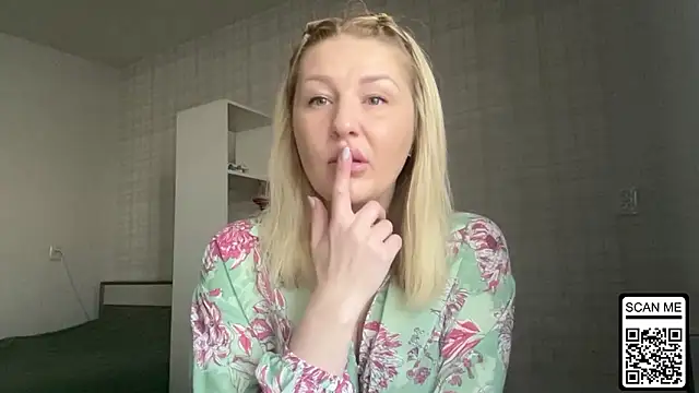 Blondie xoxoxo online show from 03-09-26, 07:12