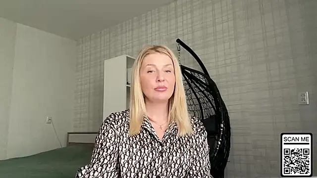 Blondie xoxoxo online show from 04-25-26, 03:31