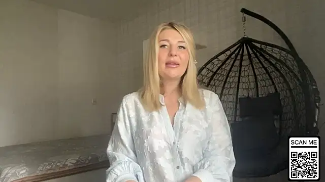 Blondie xoxoxo online show from 06-14-26, 07:32