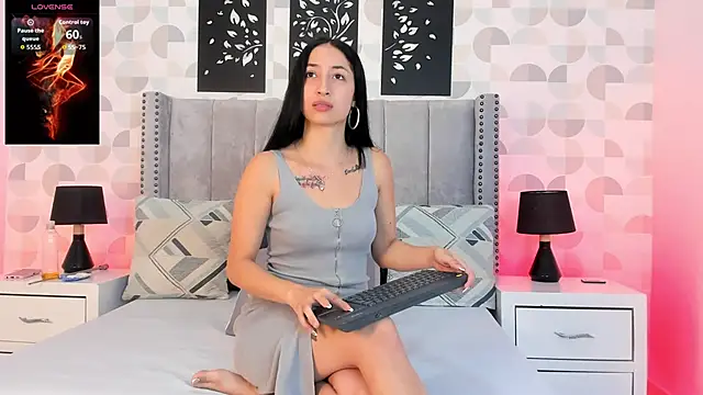 Snapshot of natasha_moreno chatting on 11-17-25, 12:33 natasha moreno online show from 11-17-25, 12:33