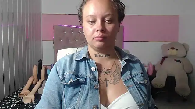 Snapshot of patty_squirt_ chatting on 02-20-25, 02:40 patty squirt online show from 02-20-25, 02:40