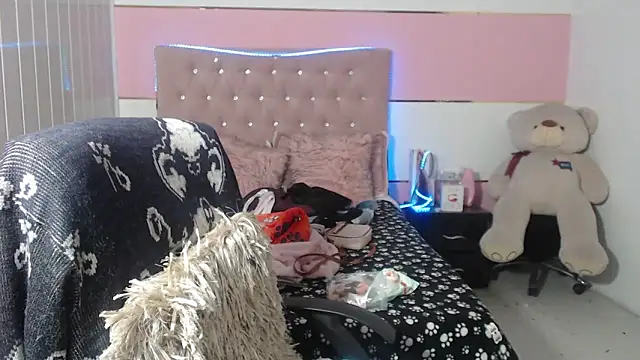 Snapshot of patty_squirt_ chatting on 03-07-25, 03:08 patty squirt online show from 03-07-25, 03:08