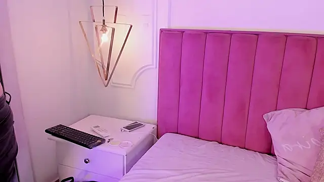 Snapshot of Tessa_Sinclaire chatting on 03-02-26, 10:16 Tessa Sinclaire online show from 03-02-26, 10:16