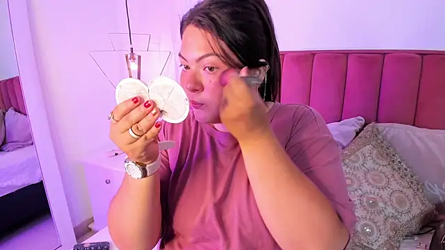 Snapshot of Tessa_Sinclaire chatting on 03-14-26, 08:25 Tessa Sinclaire online show from 03-14-26, 08:25