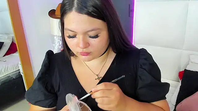 Tessa Sinclaire online show from 06-16-26, 07:49