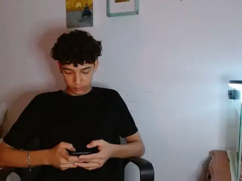 Snapshot of Xtremeplay_18 chatting on 09-30-25, 05:12 Xtremeplay 18 online show from 09-30-25, 05:12