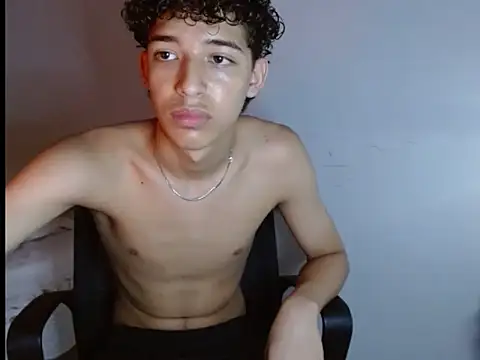 Snapshot of Xtremeplay_18 chatting on 09-30-25, 08:25 Xtremeplay 18 online show from 09-30-25, 08:25