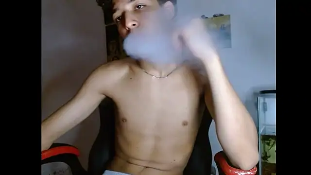 Snapshot of Xtremeplay_18 chatting on 11-20-25, 11:48 Xtremeplay 18 online show from 11-20-25, 11:48