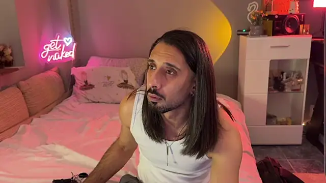 Snapshot of Secret_Lovers1 chatting on 05-13-26, 08:49 Secret Lovers1 online show from 05-13-26, 08:49