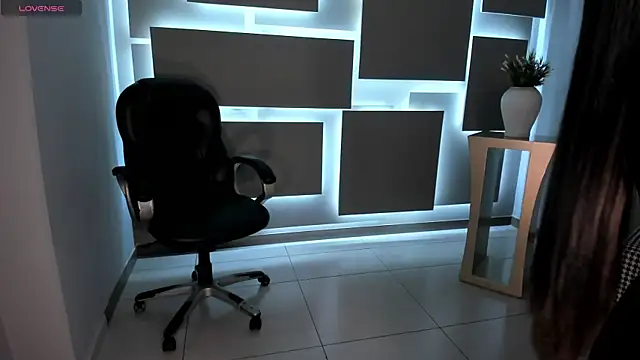 MilaColeman online show from 09-20-25, 04:24