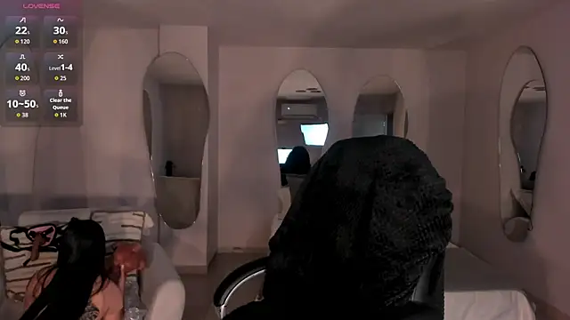 MilaColeman online show from 10-11-25, 06:50