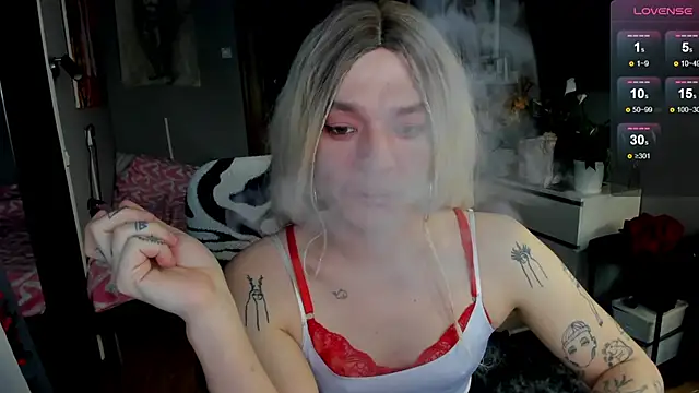 Kkkylie online show from 05-16-26, 03:58