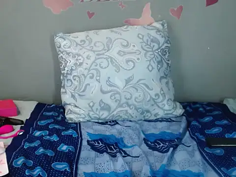 SWEETBERRYxXx online show from 04-24-26, 10:28