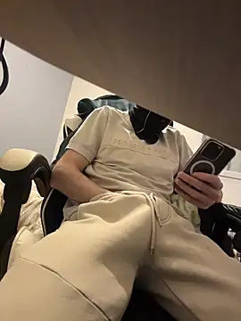 Snapshot of tok_lo24 chatting on 02-08-26, 01:36 tok lo24 online show from 02-08-26, 01:36