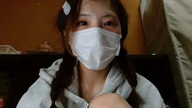 Snapshot of natsumiii chatting on 09-15-25, 05:40 natsumiii online show from 09-15-25, 05:40