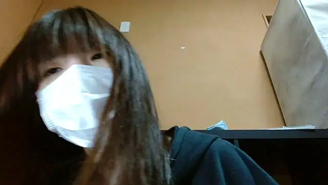 Snapshot of natsumiii chatting on 10-15-25, 12:38 natsumiii online show from 10-15-25, 12:38