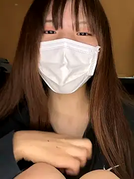 Snapshot of natsumiii chatting on 10-18-25, 02:18 natsumiii online show from 10-18-25, 02:18