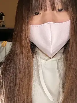 Snapshot of natsumiii chatting on 10-21-25, 01:01 natsumiii online show from 10-21-25, 01:01