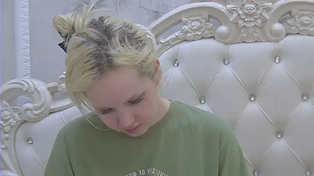 EllieFrosty  online show from 06-21-26, 11:40