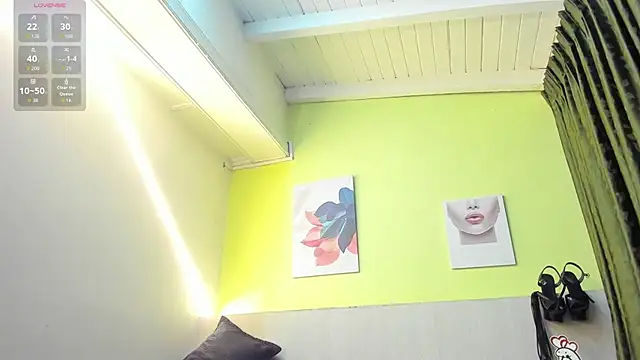 AtheneaArbelaez  online show from 09-30-25, 12:43