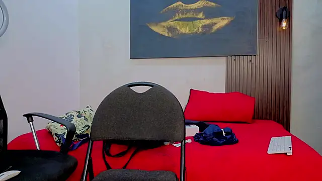 Snapshot of DylanGuss chatting on 10-12-25, 11:53 DylanGuss online show from 10-12-25, 11:53