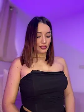 Bella-taylorr online show from 05-11-26, 11:38