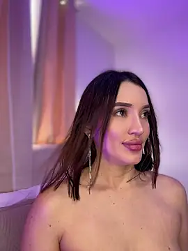 Bella-taylorr online show from 05-11-26, 04:04