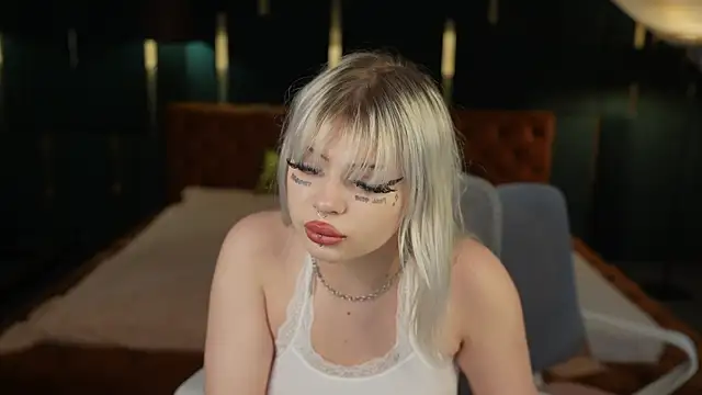 Yuki sun online show from 09-25-25, 02:21