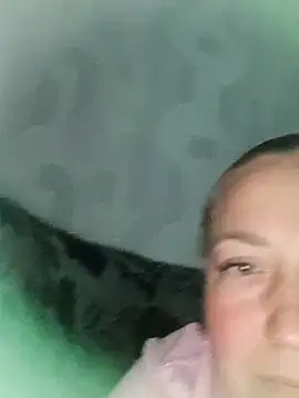 Kiss Eva online show from 09-30-25, 01:49