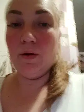 Kiss Eva online show from 11-11-25, 06:08