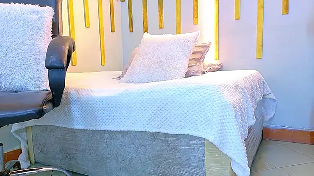 Angel saez online show from 11-26-25, 10:49