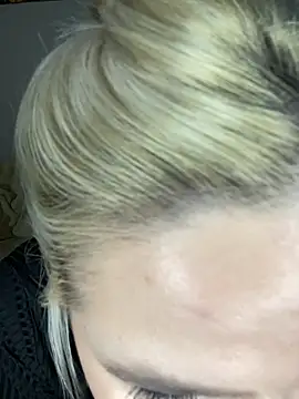 Snapshot of April_Purr chatting on 01-10-26, 06:20 April Purr online show from 01-10-26, 06:20