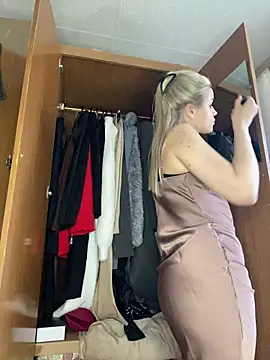 April Purr online show from 04-27-26, 08:45