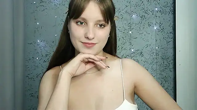 Snapshot of Leonaalove chatting on 11-12-25, 09:53 Leonaalove online show from 11-12-25, 09:53